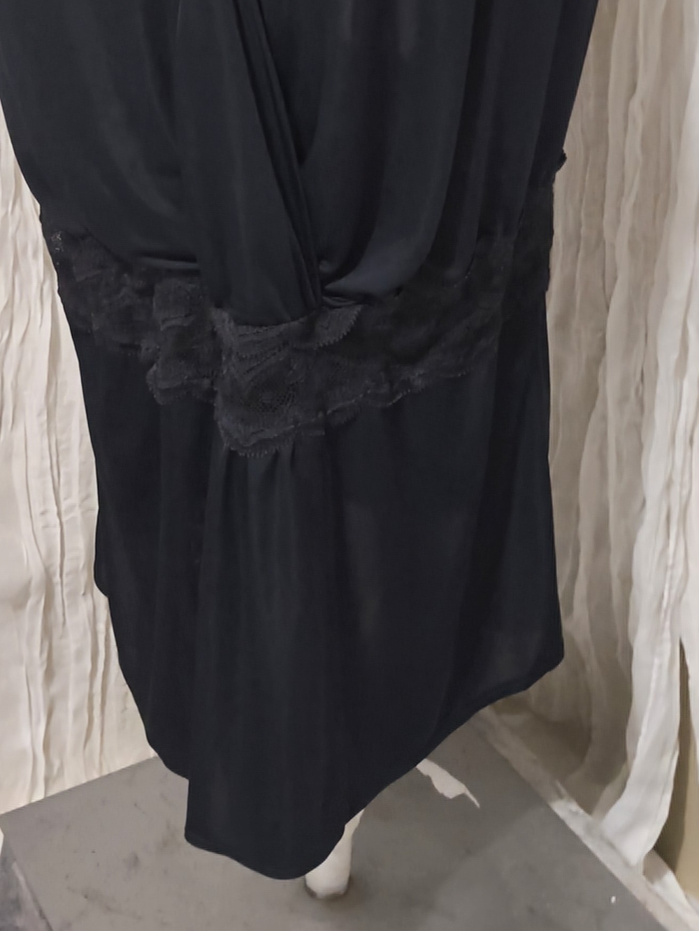 Victoria Secret - Picture 3 of 6